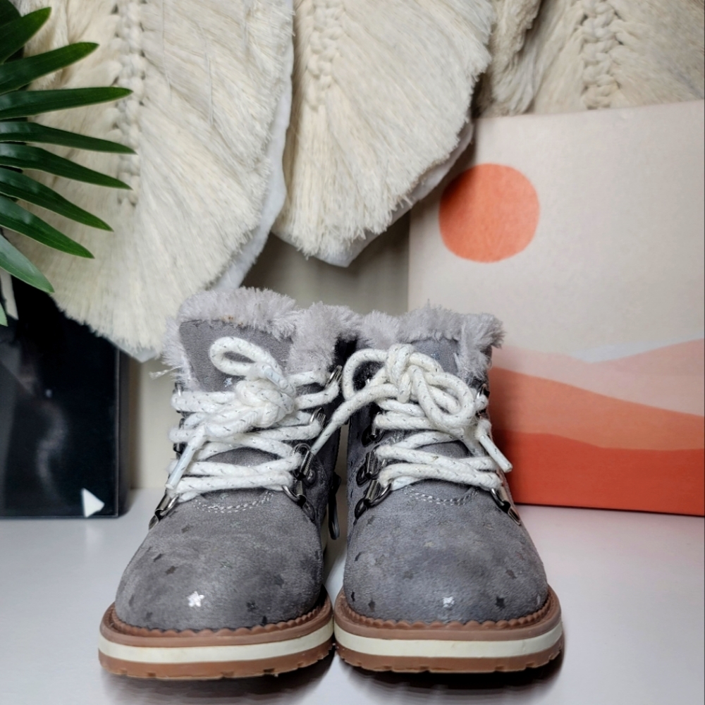 Cat & Jack Gray Star Toddler Boots Size 8